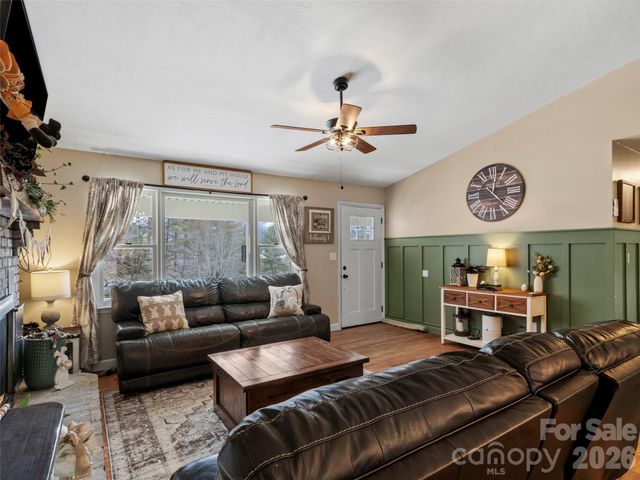 101 Hunters Ridge Road, Burnsville, NC 28714