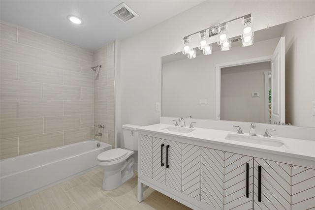 825 W Walker Street, Denison, TX 75020