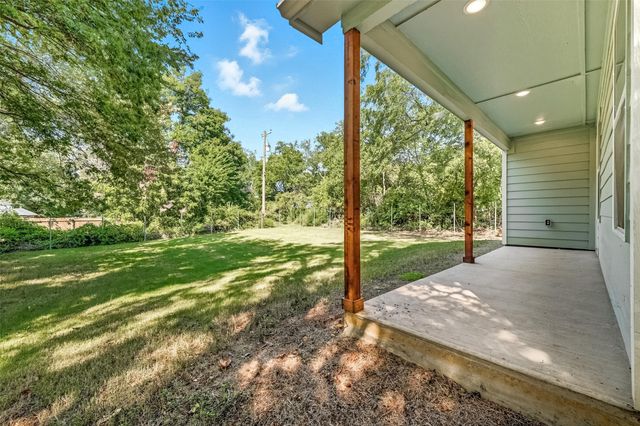 825 W Walker Street, Denison, TX 75020