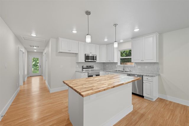 825 W Walker Street, Denison, TX 75020