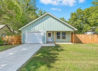 825 W Walker Street, Denison, TX 75020