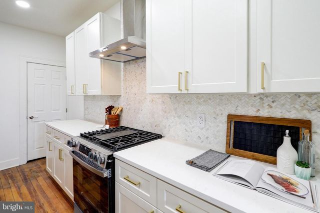 218 E ROSS ST, Lancaster, PA 17602