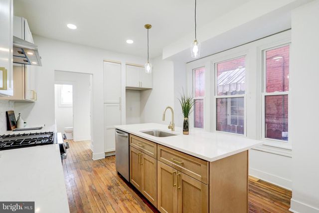 218 E ROSS ST, Lancaster, PA 17602