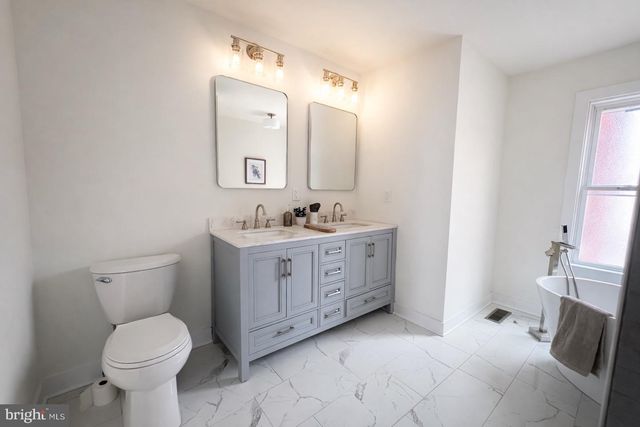 218 E ROSS ST, Lancaster, PA 17602