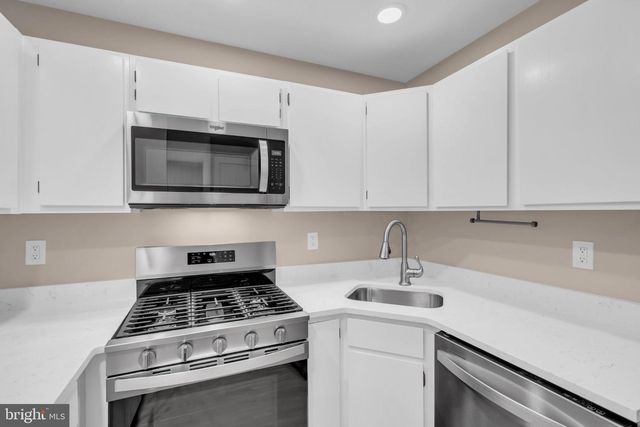 28 AZALEA CT, Lawrence Twp, NJ 08648