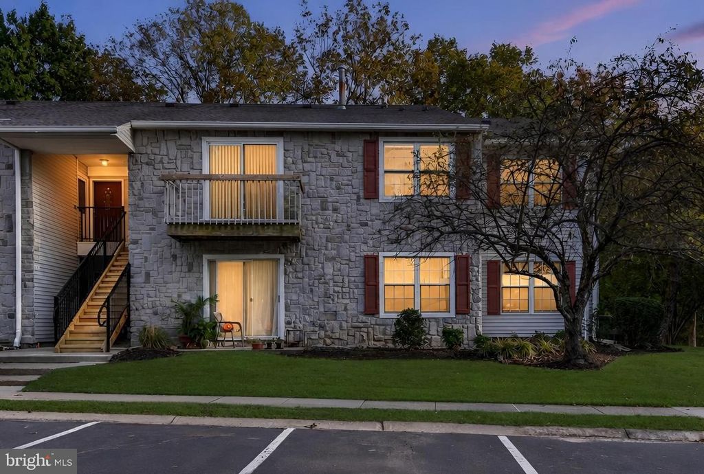 28 AZALEA CT, Lawrence Twp, NJ 08648