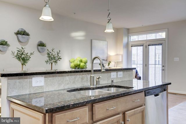 122 PARKVIEW AVE, Gaithersburg, MD 20878