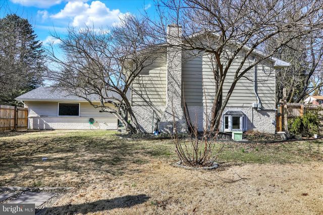 302 S TULPEHOCKEN RD, Reading, PA 19601