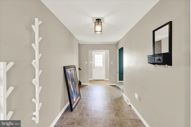 302 S TULPEHOCKEN RD, Reading, PA 19601