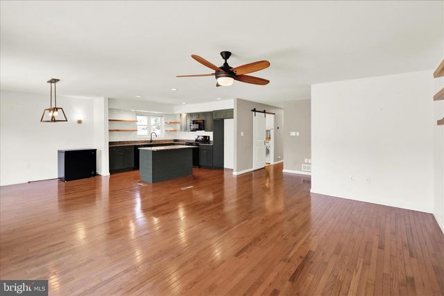 302 S TULPEHOCKEN RD, Reading, PA 19601