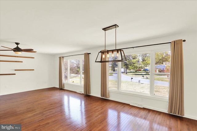 302 S TULPEHOCKEN RD, Reading, PA 19601