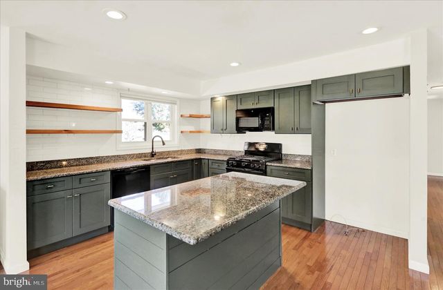 302 S TULPEHOCKEN RD, Reading, PA 19601