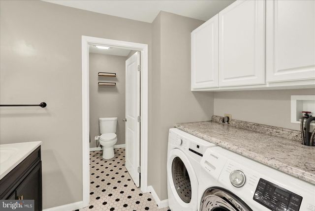 302 S TULPEHOCKEN RD, Reading, PA 19601