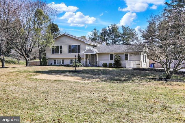 302 S TULPEHOCKEN RD, Reading, PA 19601