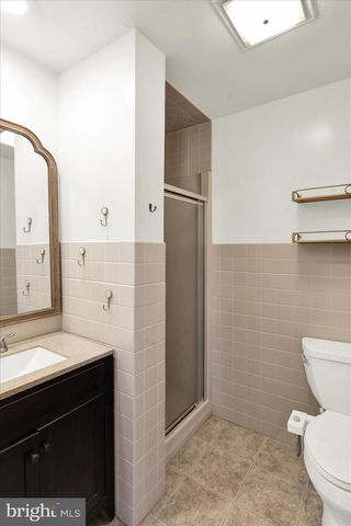 302 S TULPEHOCKEN RD, Reading, PA 19601