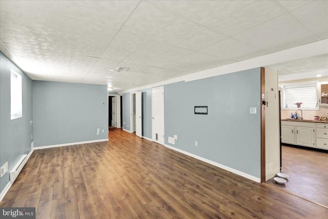 302 S TULPEHOCKEN RD, Reading, PA 19601