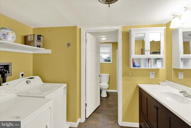 302 S TULPEHOCKEN RD, Reading, PA 19601