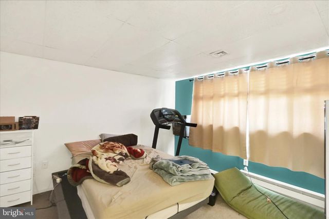 302 S TULPEHOCKEN RD, Reading, PA 19601