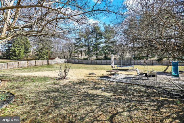 302 S TULPEHOCKEN RD, Reading, PA 19601