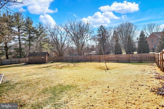 302 S TULPEHOCKEN RD, Reading, PA 19601