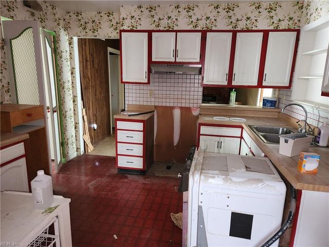 2517 Olympic CT, Virginia Beach, VA 23453