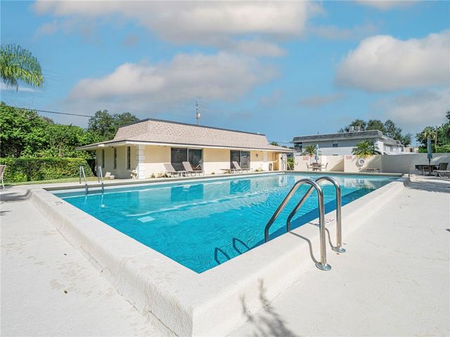1166 6th Avenue 21D, Vero Beach, FL 32960