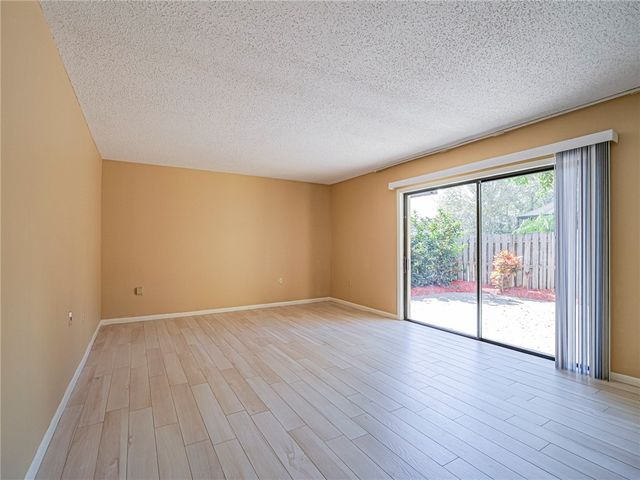 1166 6th Avenue 21D, Vero Beach, FL 32960