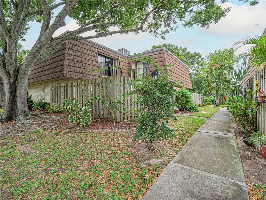 1166 6th Avenue 21D, Vero Beach, FL 32960
