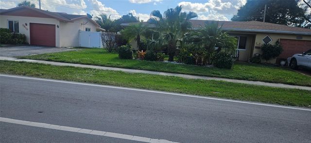 3820 NW 29th Street, Lauderdale Lakes, FL 33311