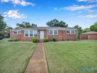 4201 Memorial Parkway North, Huntsville, AL 35810