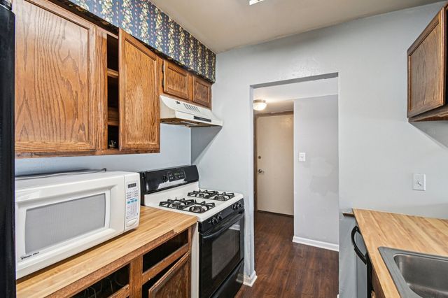 1420 Greenridge Avenue, Algonquin, IL 60102