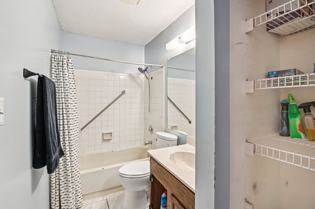 1420 Greenridge Avenue, Algonquin, IL 60102