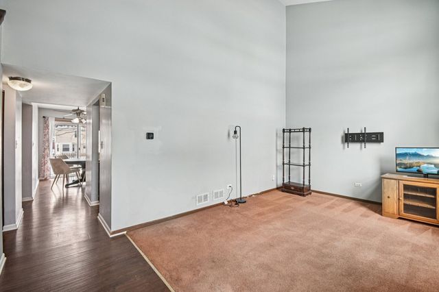 1420 Greenridge Avenue, Algonquin, IL 60102