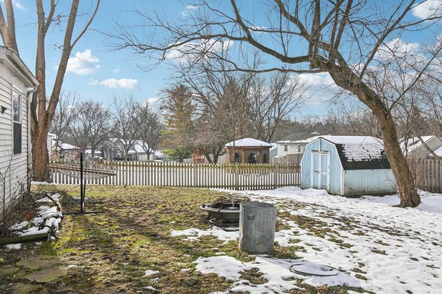 1420 Greenridge Avenue, Algonquin, IL 60102