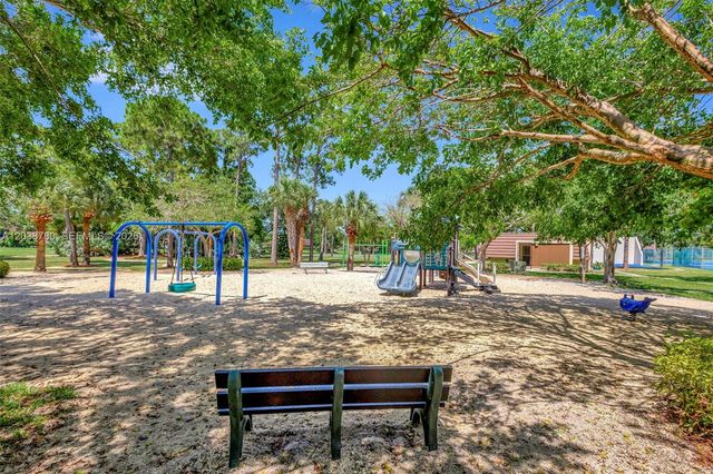 114 1st Lane, Palm Beach Gardens, FL 33418