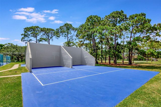 114 1st Lane, Palm Beach Gardens, FL 33418