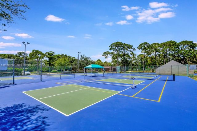 114 1st Lane, Palm Beach Gardens, FL 33418