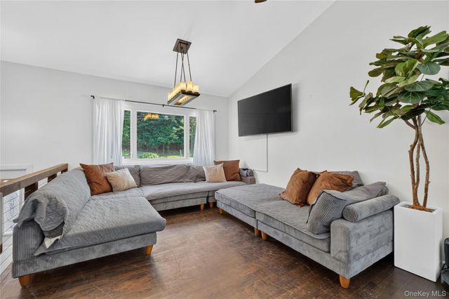 92 Boulevard, Cornwall On Hudson, NY 12520