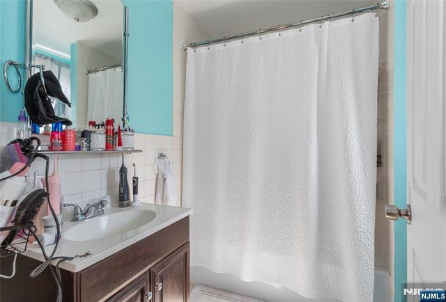 204 Hayward Place, Wallington, NJ 07057