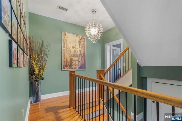 204 Hayward Place, Wallington, NJ 07057