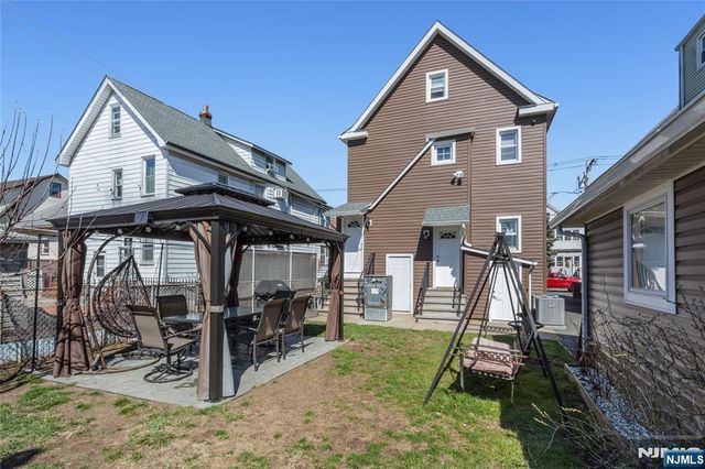 204 Hayward Place, Wallington, NJ 07057