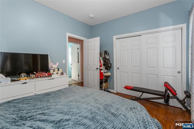 204 Hayward Place, Wallington, NJ 07057