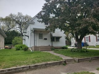 2737 11th Ave C, Moline, IL 61265