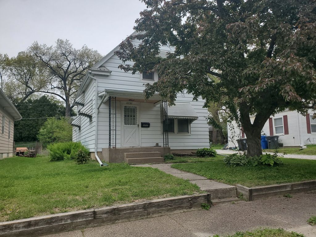 2737 11th Ave C, Moline, IL 61265