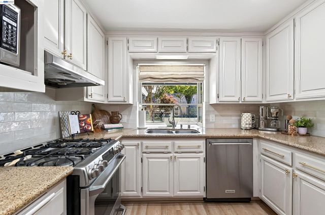 1647 Harvest Rd, Pleasanton, CA 94566