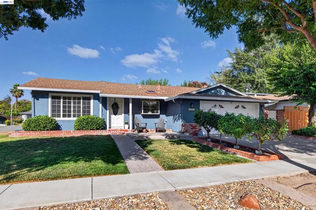 1647 Harvest Rd, Pleasanton, CA 94566