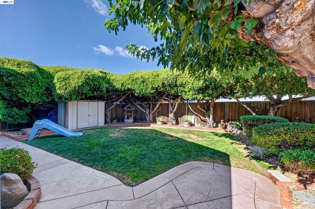 1647 Harvest Rd, Pleasanton, CA 94566
