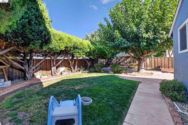 1647 Harvest Rd, Pleasanton, CA 94566