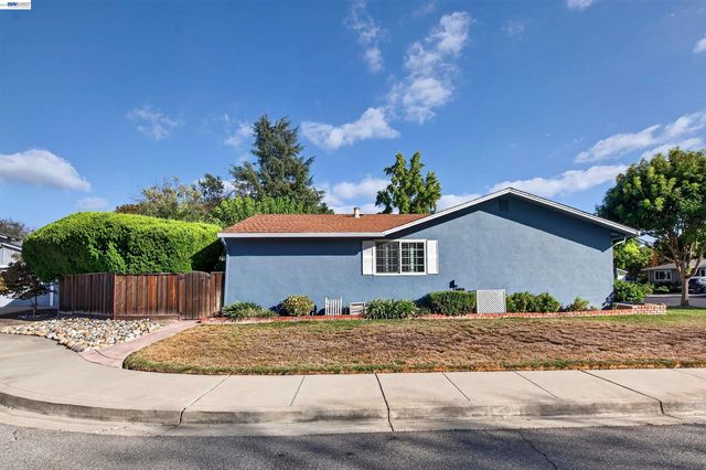 1647 Harvest Rd, Pleasanton, CA 94566