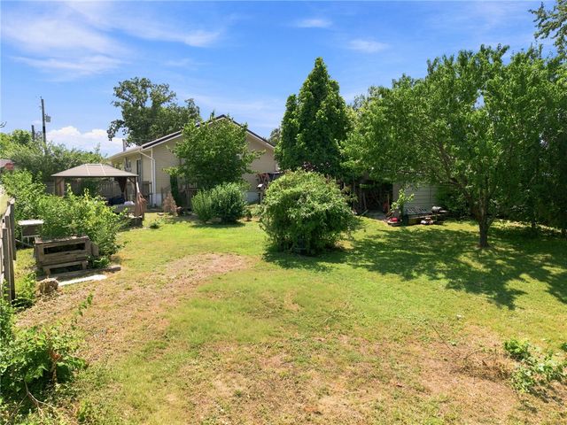 1300 S 9th Street, Rogers, AR 72756